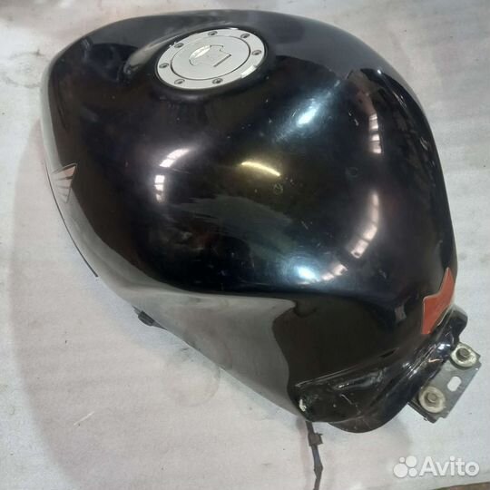 Топливный бак, бензобак Honda CBR 1100XX 97-99