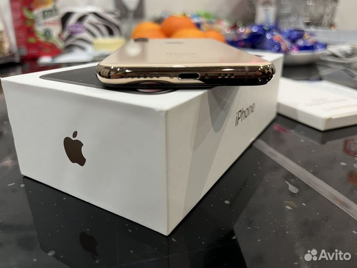 iPhone Xs, 64 ГБ