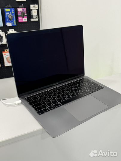 Apple macbook air 13 retina 2019 8/256