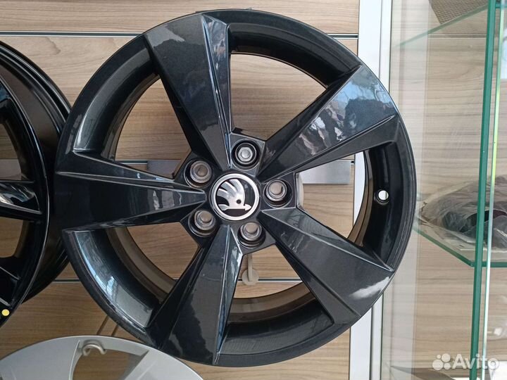 Литые диски Rapid R 15 Deneb 5JA071495C FL8