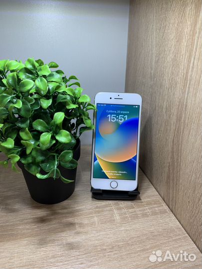 iPhone 8, 64 ГБ