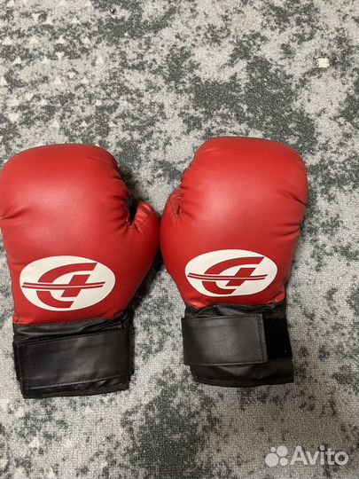 Боксерские перчатки