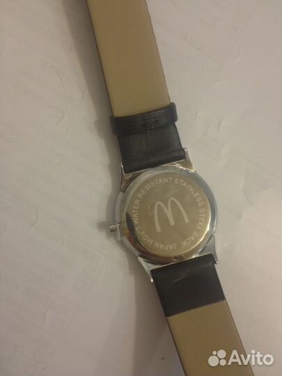 Часы с логотипом макдоналдс