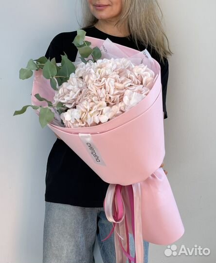 Букет с гортензией