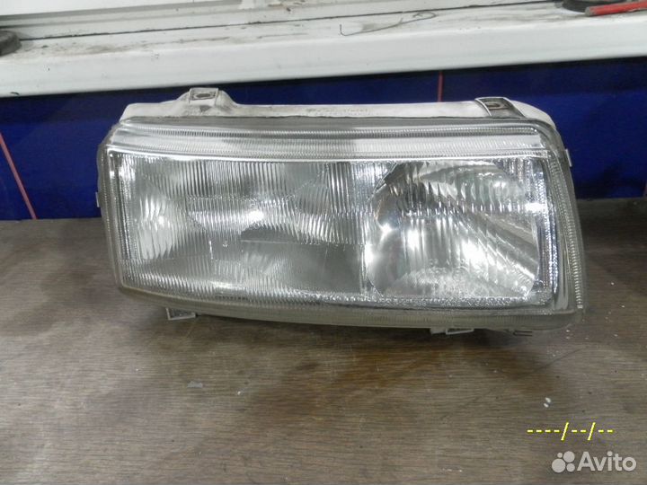 Фара передняя правая Volkswagen Passat B4