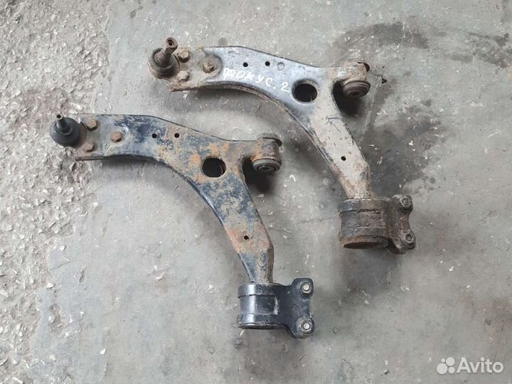 Рычаг передний левый Ford Focus 2