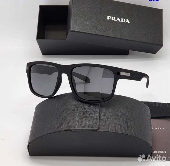 Солнцезащитные очки Prada