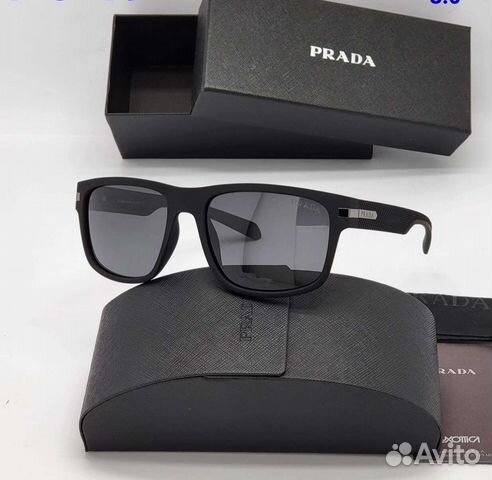 Солнцезащитные очки Prada