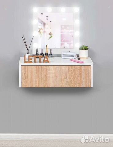 Туалетный столик, тумбочка в прихожую