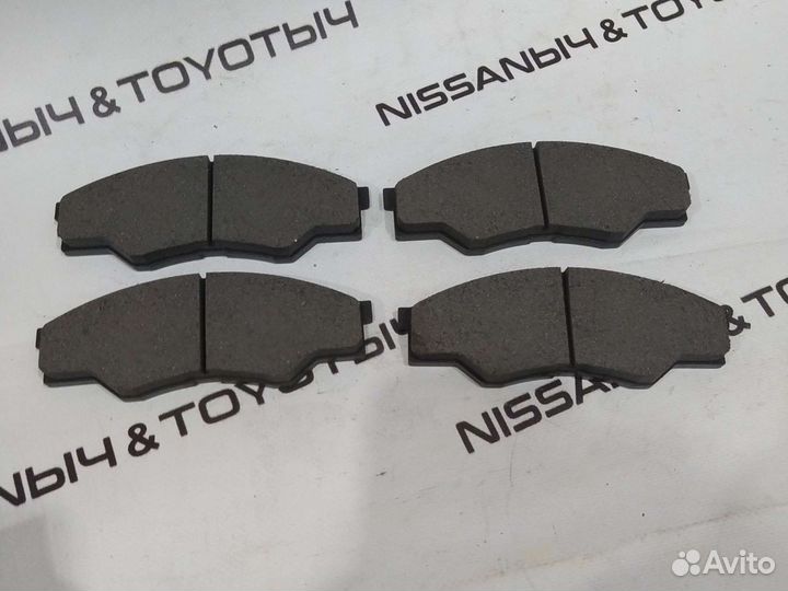 Колодки тормозные передние Toyota Hilux