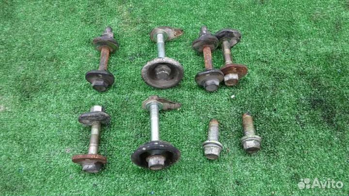 Болты задней подвески Toyota Allion ZZT245 1ZZ-FE