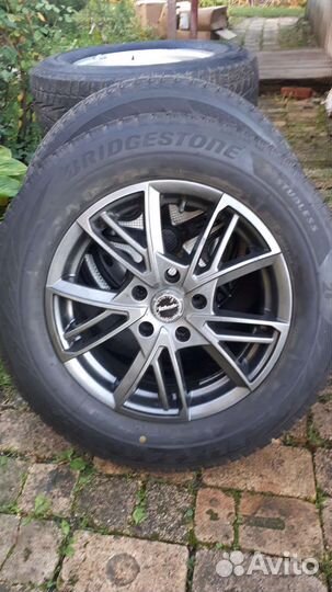 Bridgestone Blizzak Ice 215/65 R16 26J