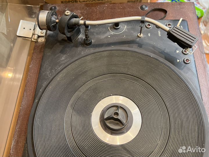 Проигрыватель винила радиотехника 001