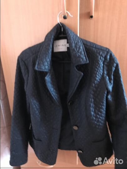 Продам куртку женскую 48 р