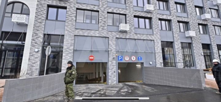 Машиноместо, 14 м²