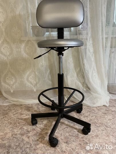 Стул для косметолога