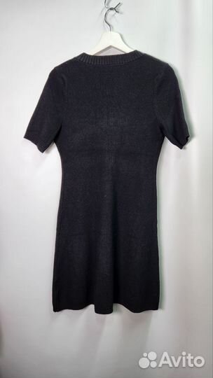 Новое однтонное утягивающее платье 46р