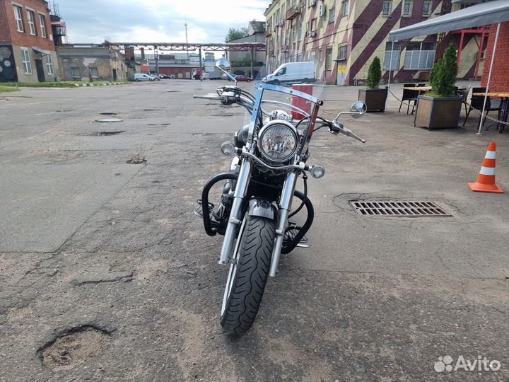 Kawasaki Vulcan 900 (VN900)