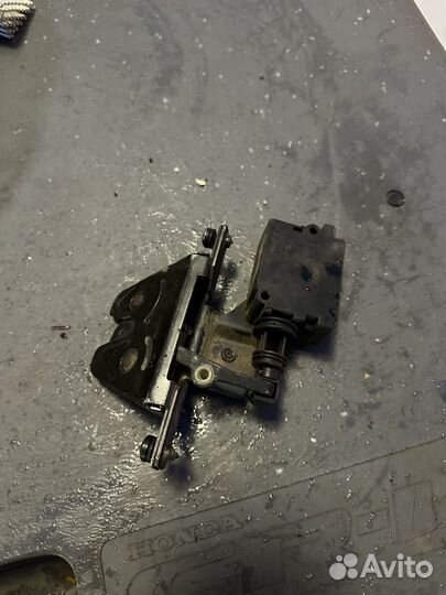 Замок багажника BMW 5 e39