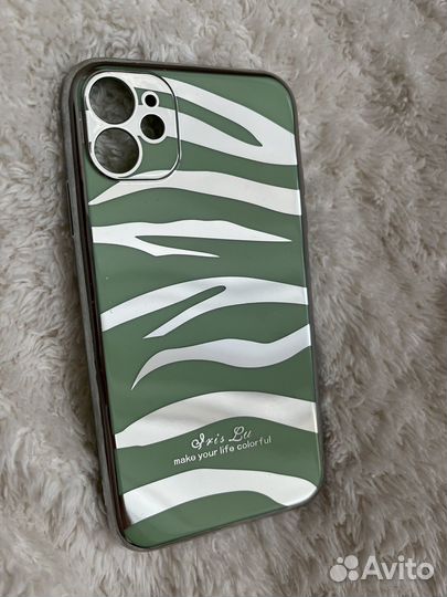 Чехлы на iPhone 11