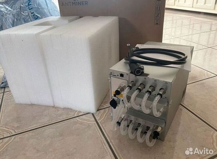 Bitmain Antminer S21 hydro 302 Th/s