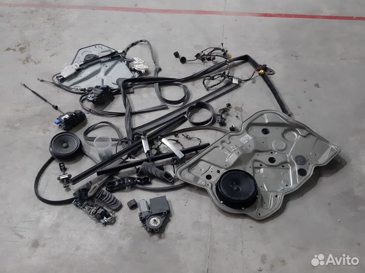 Skoda Octavia a5 дверь передняя левая (комплектующ