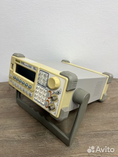 Генератор сигналов Rigol DG1022