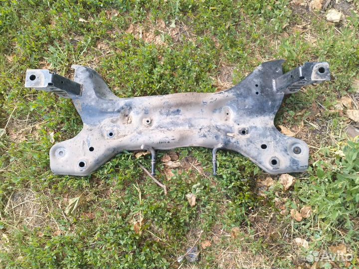 Подрамник skoda rapid