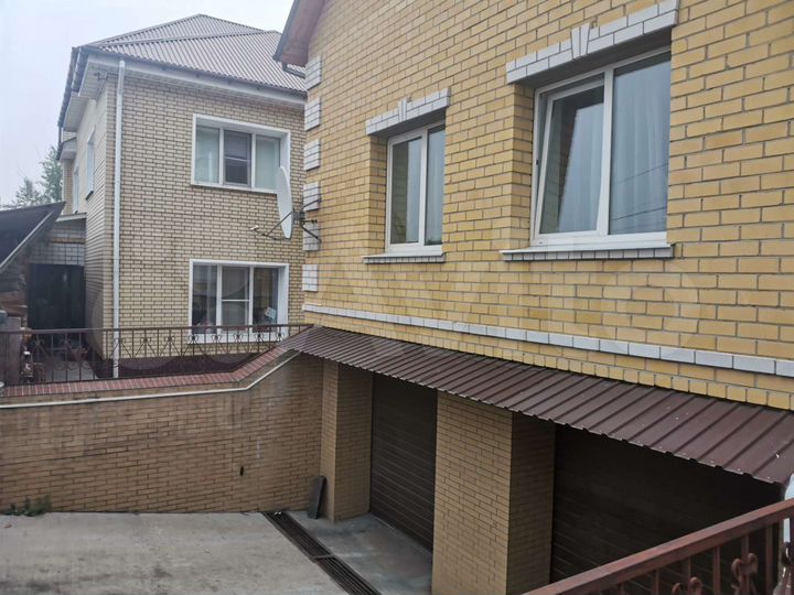 Коттедж 373,3 м² на участке 6,7 сот.