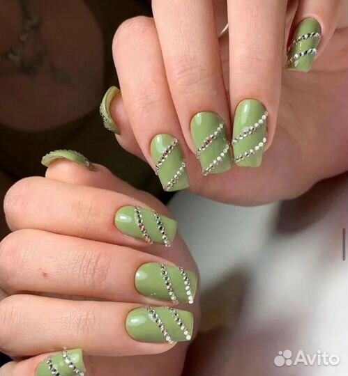 Модель на маникюр