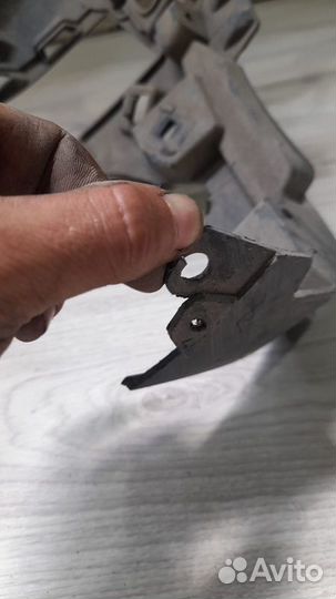 Кронштейн передний правый Mercedes E Class W 213 С