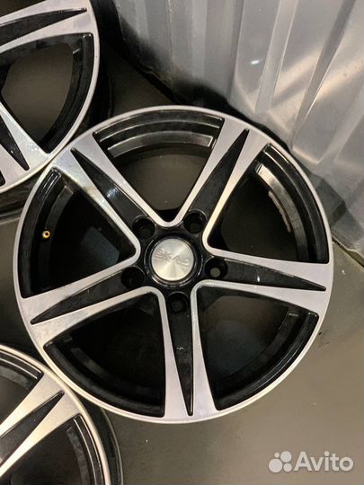 Диски литые Toyota 6.5xR15