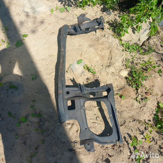 Передняя панель Тойота Хайлюкс