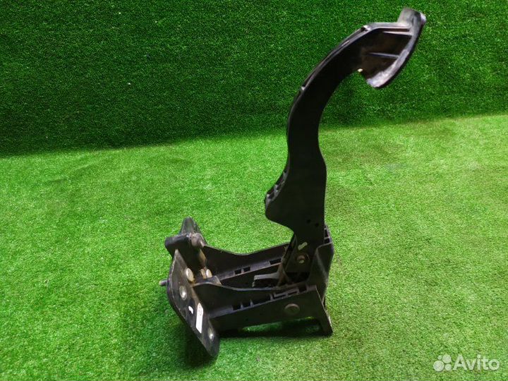 Педаль сцепления Chevrolet Lacetti J200 F14D3 2011