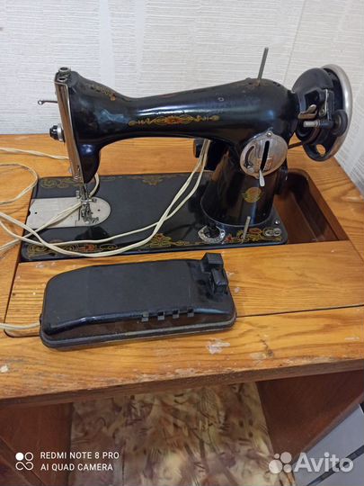 Швейная машина Подольск ножная