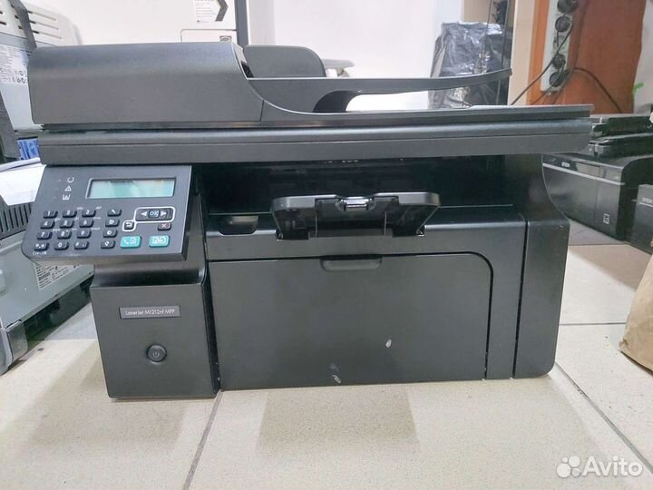 Мфу HP LaserJet M1212nf MFP можно сдэком