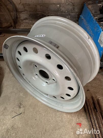 Диск колесный газ 3110 Эмаль новый