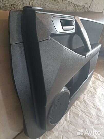 Mazda 3 BL Обшивка двери передней правой