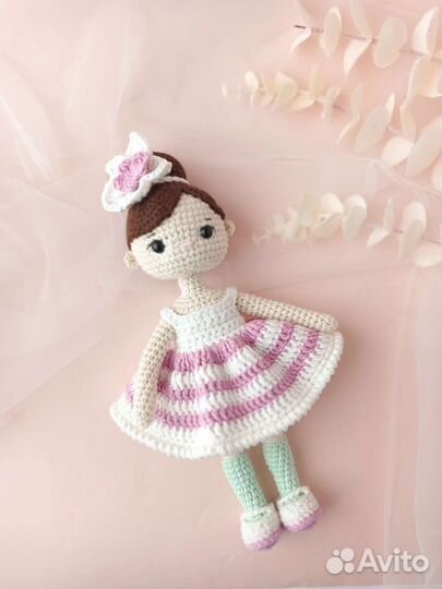Кукла ручной работы вязаная
