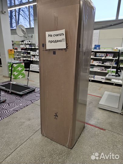 Новый 2х метровый холодильник hi