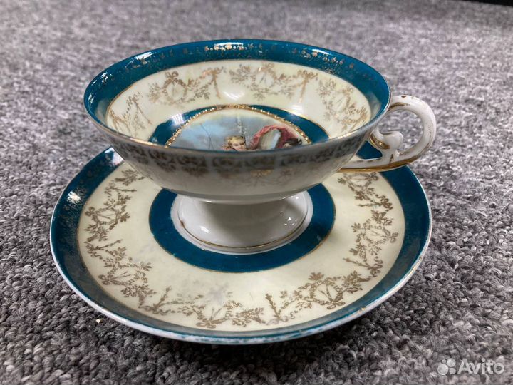 Фарфоровая чайная чашка с блюдцем