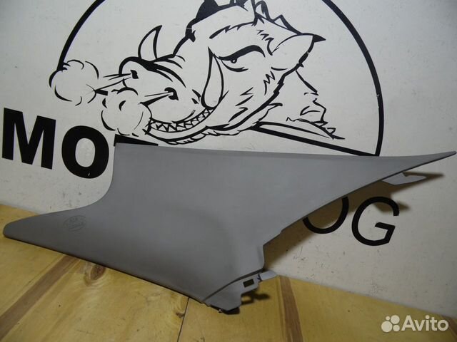 Обшивка задней стойки левая Тойота Камри 40