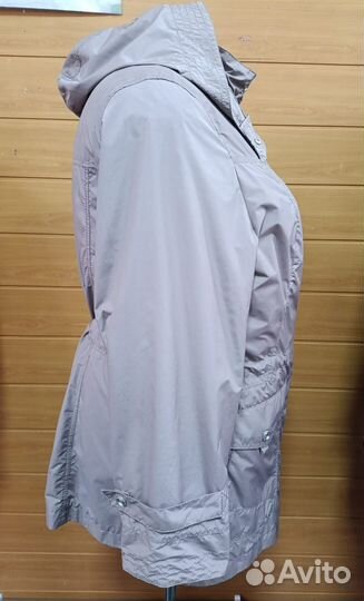 Ветровка женская