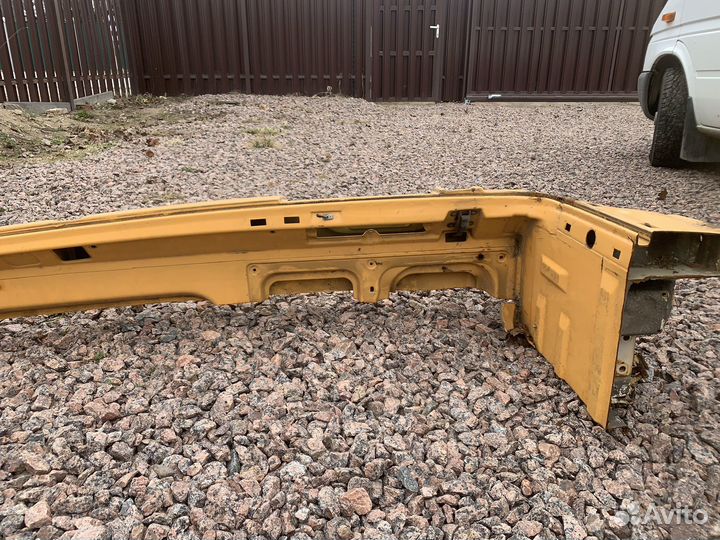 Задняя правая кузовная стойка от спринтер