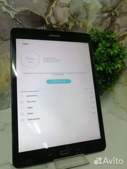 Планшет Samsung Galaxy Tab SM-T555