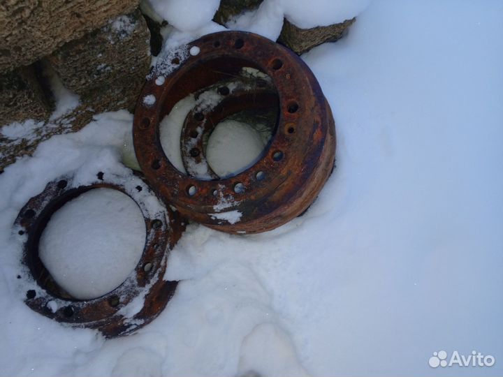 Тормозные барабаны на полуприцеп