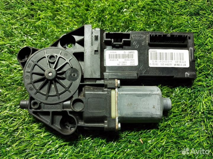 Моторчик стеклоподъемника Renault Fluence I