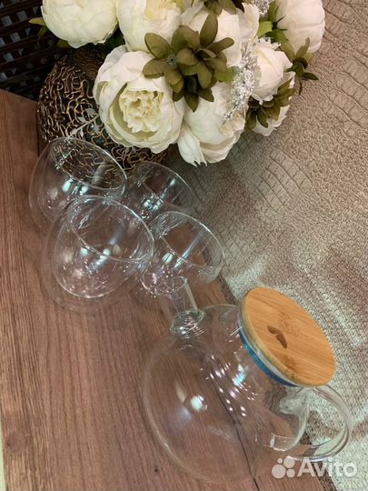 Набор новый чайник и 4 стакана