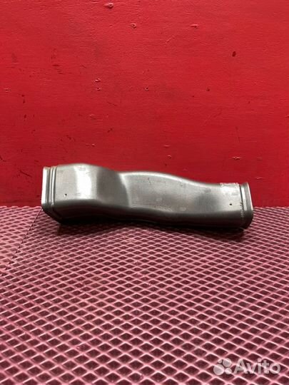 Воздуховод задний правый Audi A8 D4 cdda 2012