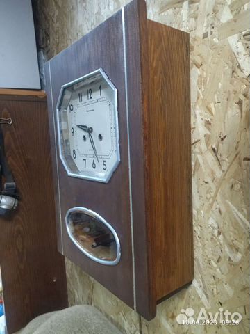 Часы настенные с боем янтарь